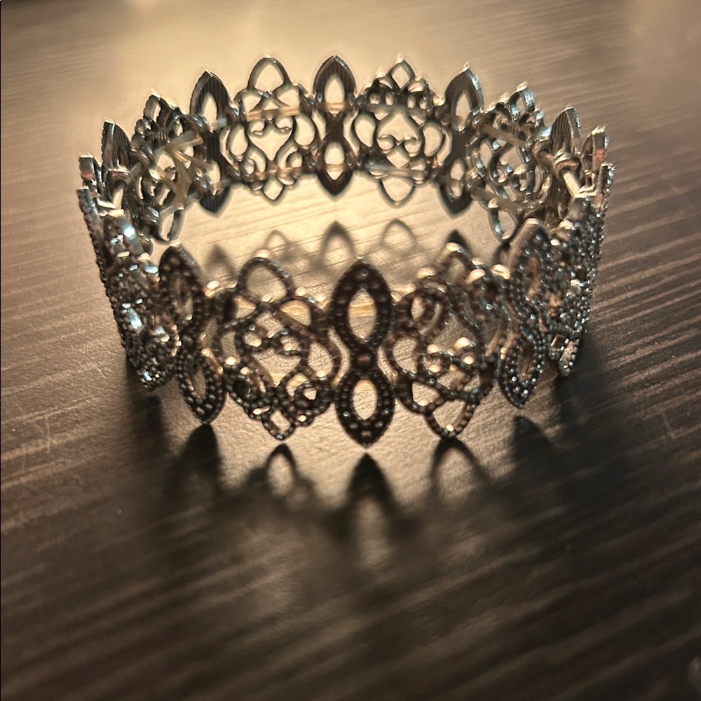 Elegant Silver Women's Bracelet
